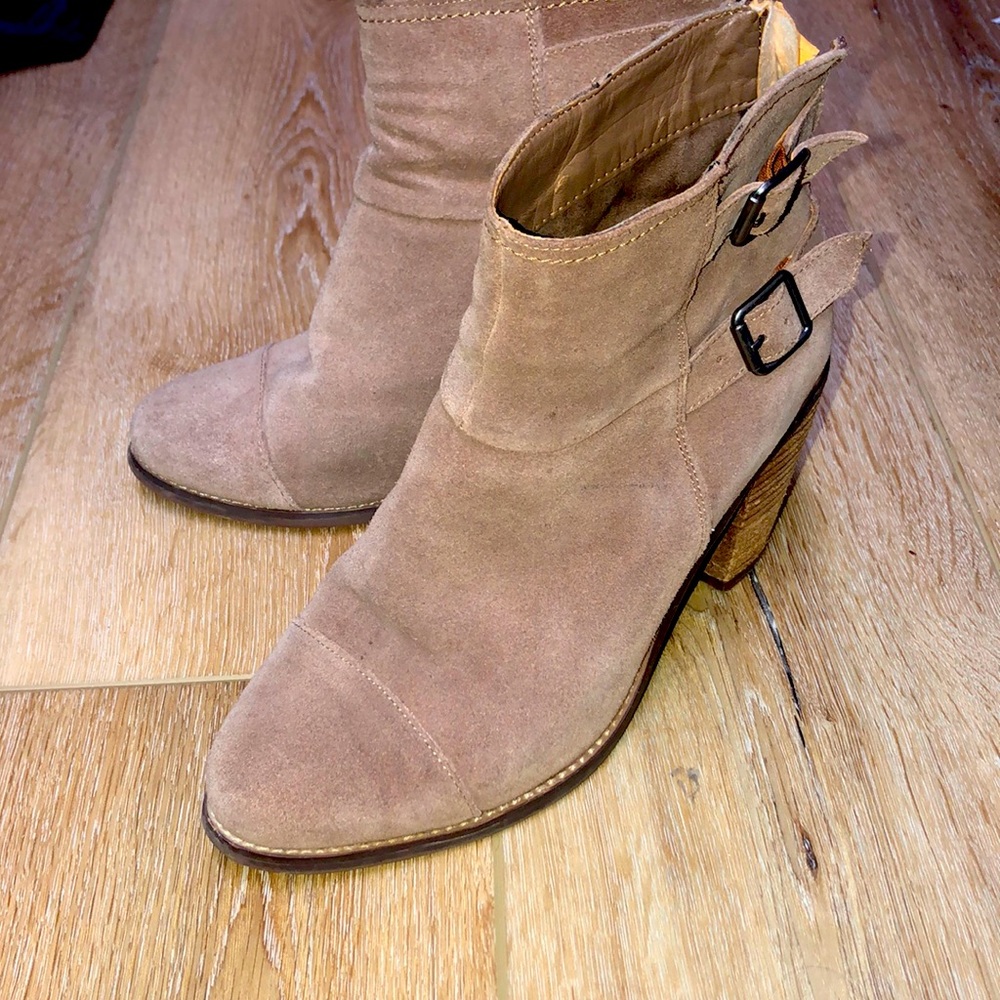 Jessica Simpson boots